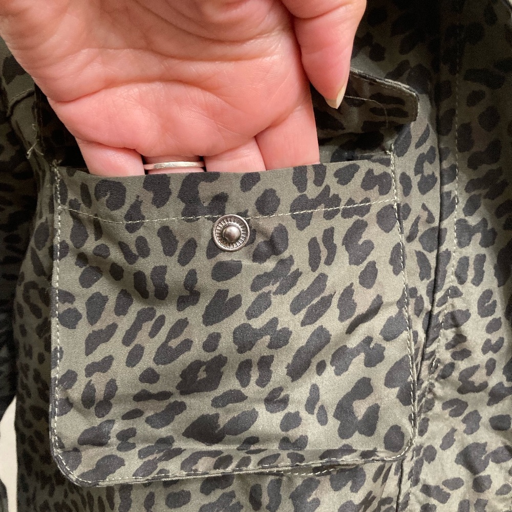VIGOSS Leopard Jacket - Picture 5 of 13